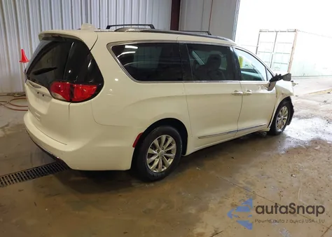 2019 Chrysler Pacifica Touring L from USA, damaged, VIN 2C4RC1BG1KR554106